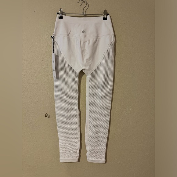 Alo NWT White Seamless High-Waist Limitless Open Air Leggings | Large - Picture 6 of 7